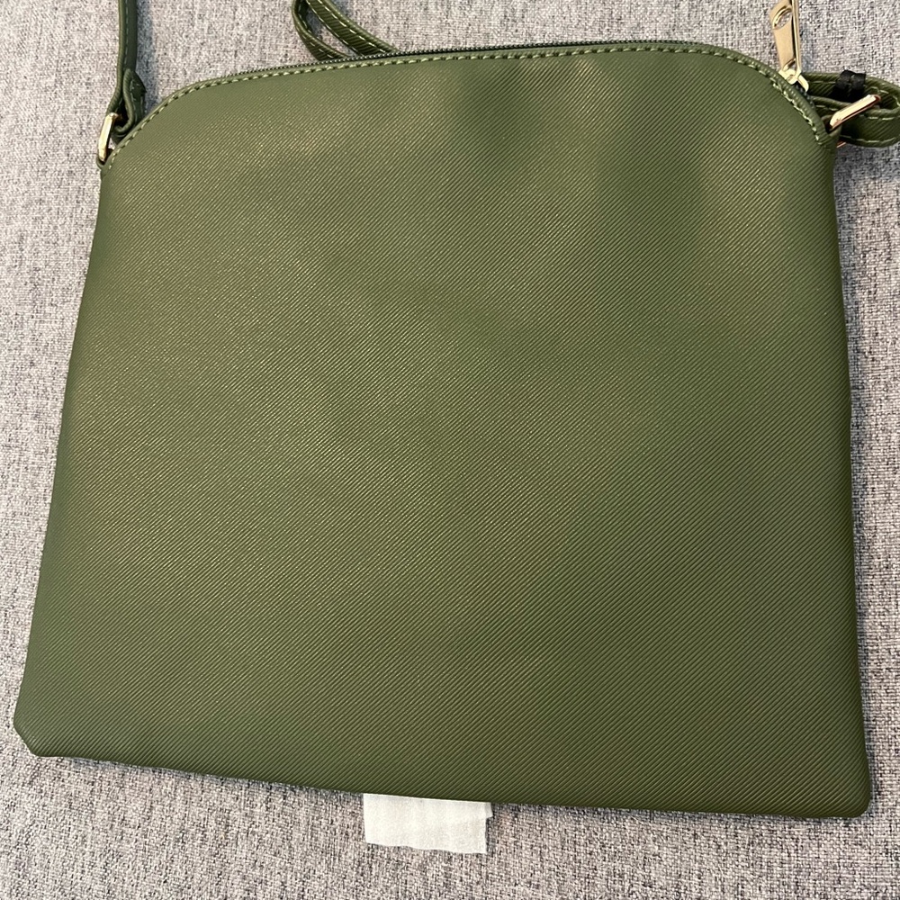 New with tags crossbody bag. Forest Green and‎ leopard print. - Picture 3 of 4